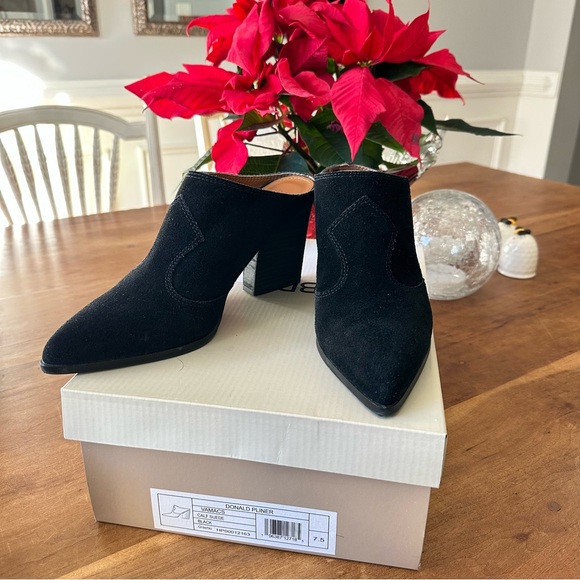 Donald J. Pliner Shoes - Calfskin Women's Mules